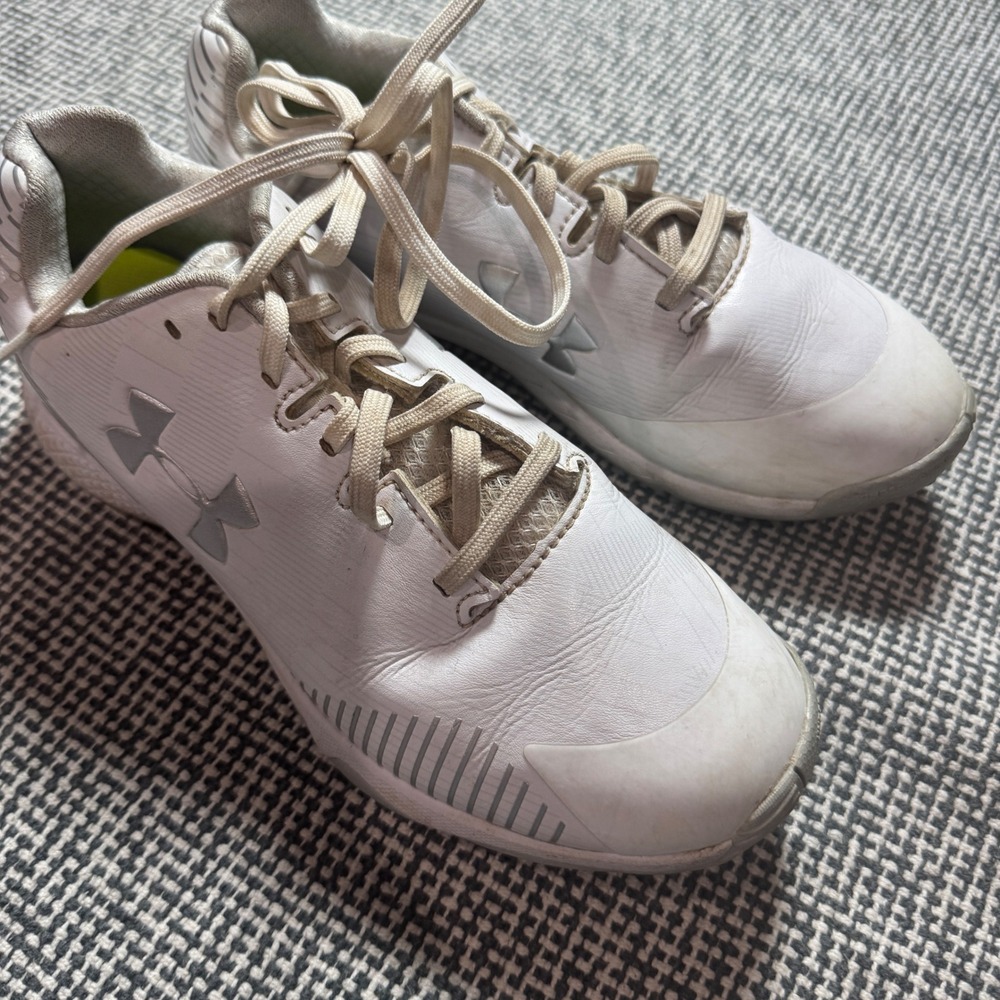 Under Armour Mens White Silver Turf Baseball Softball Shoes Size 7.5 VCHN